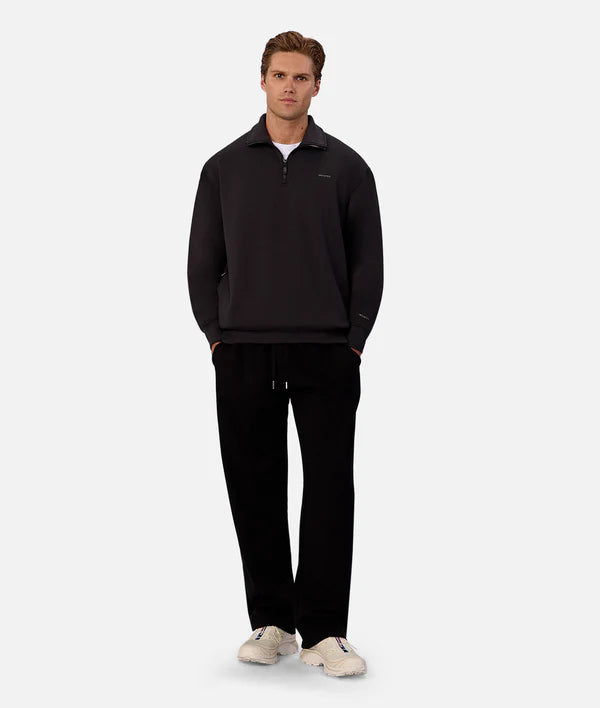 Astoria Lux Tech Trackpant - Black - Armadi - Industrie - Men