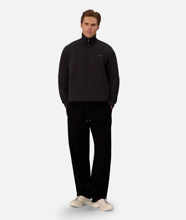 Astoria Lux Tech Trackpant - Black - Armadi - Industrie - Men
