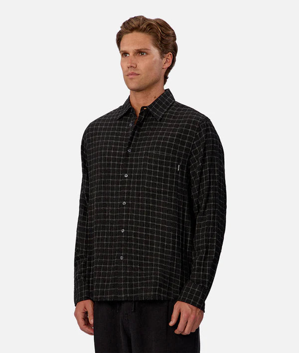 Clairemont L/S Shirt - Char/White - Armadi - Industrie - Men